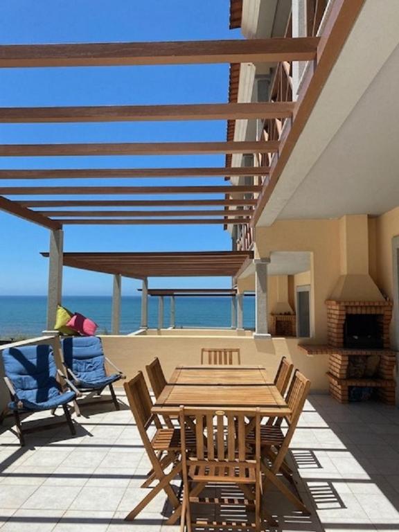Sunset House With Seaview & Terrace by Vacationy — photo 1