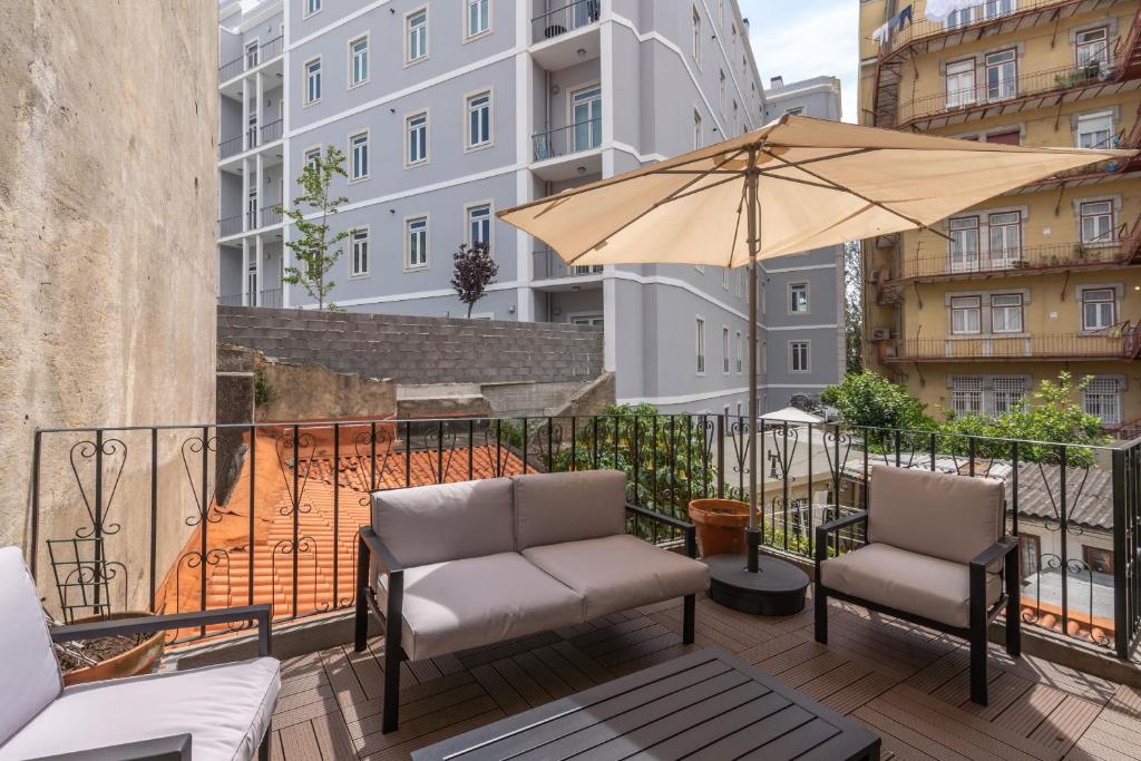 Comfortable Apartment with Terrace near Marquês de Pombal — photo 1