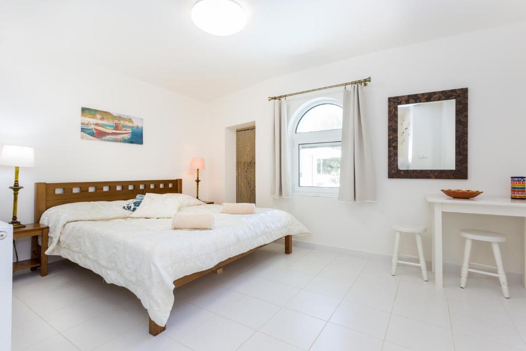 Top Cliff Villa with Ocean View and Private Pool UP to 18 Guests photo 2