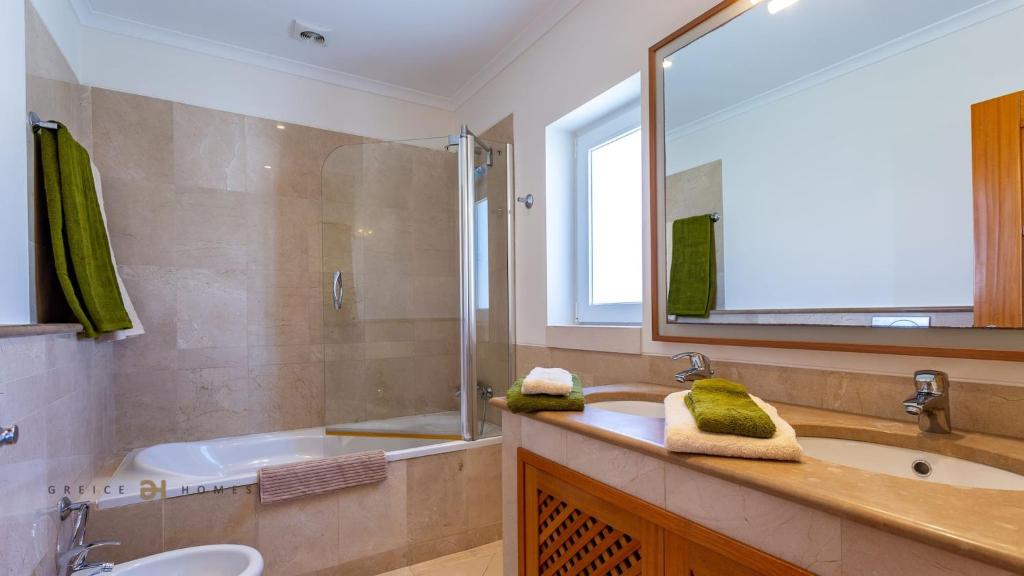 Greice Homes-2 bedroom penthouse Vilamoura photo 3