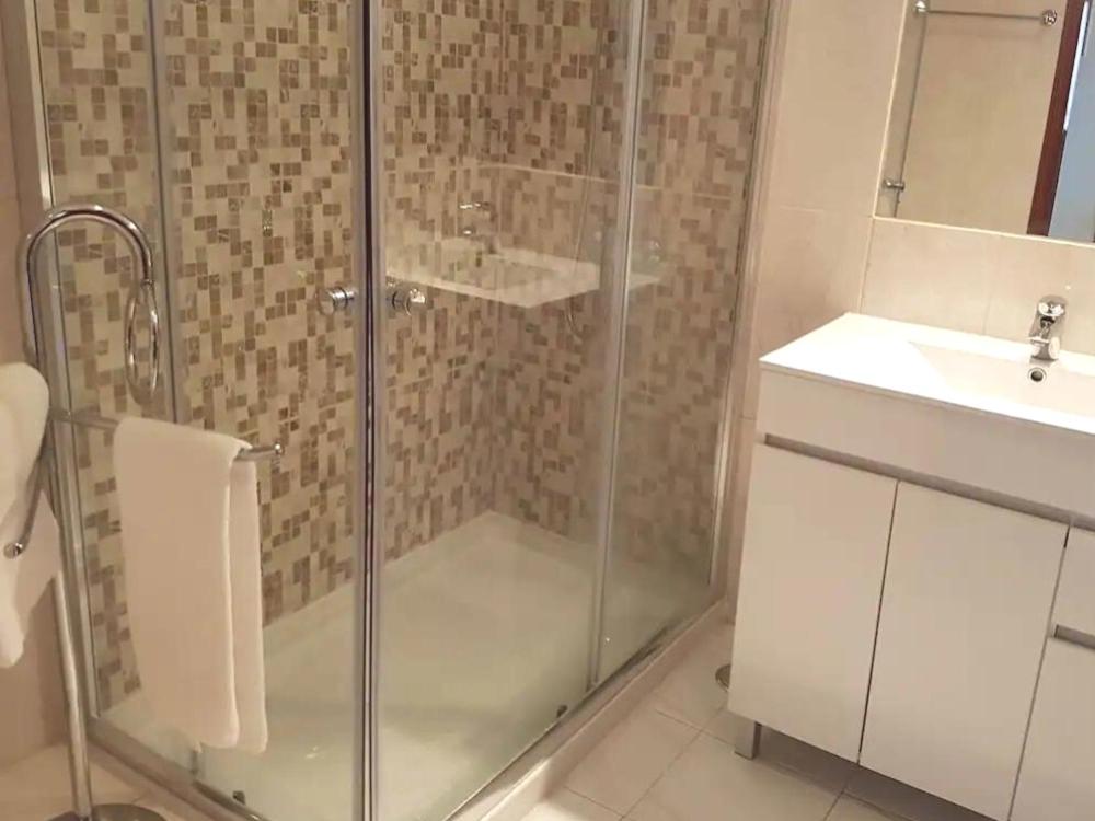 Seaside Serenity: 1BR with Breathtaking Ocean View photo 3