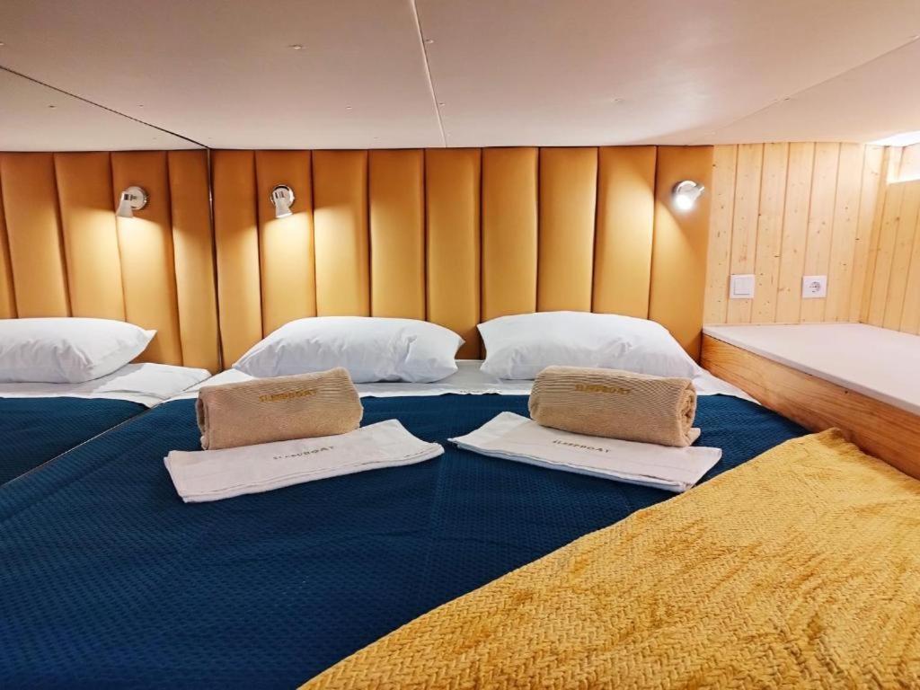 SLEEPBOAT Golden Life photo 2