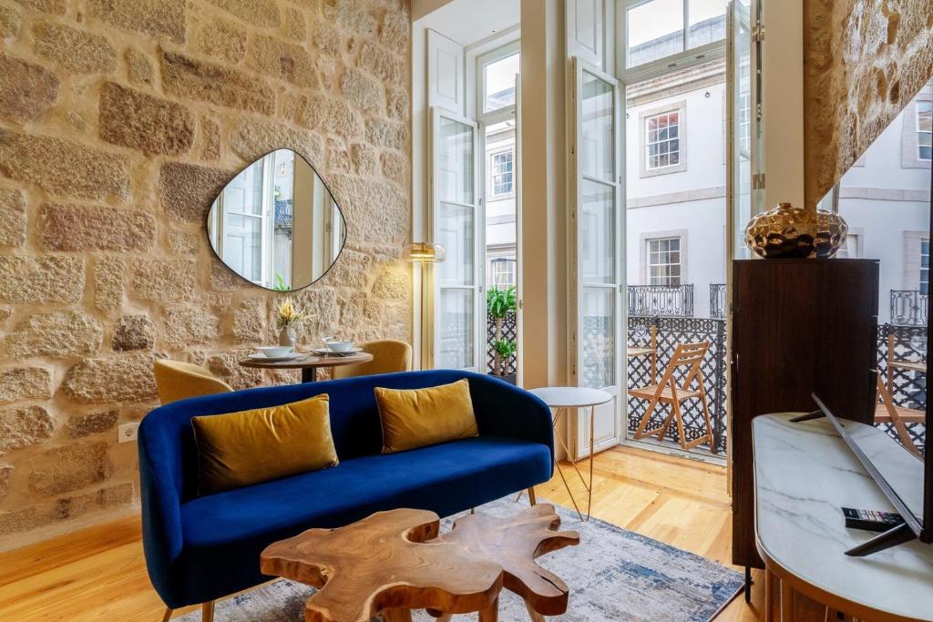 Stylish loft with balcony and Douro River view — photo 1