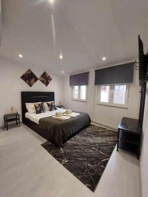 Alto da Lapa House w Parking by LovelyStay photo 2