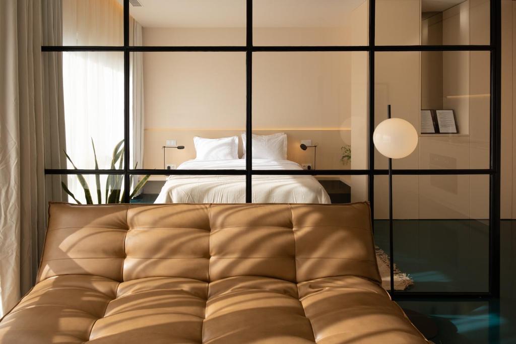 Stylish Downtown Loft — photo 1