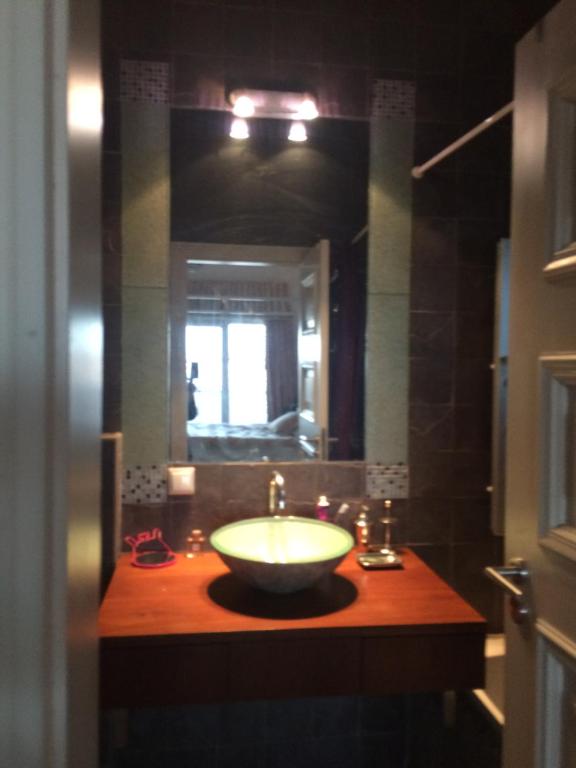 Sunny Suites Golf and Free Parking Guest House photo 3
