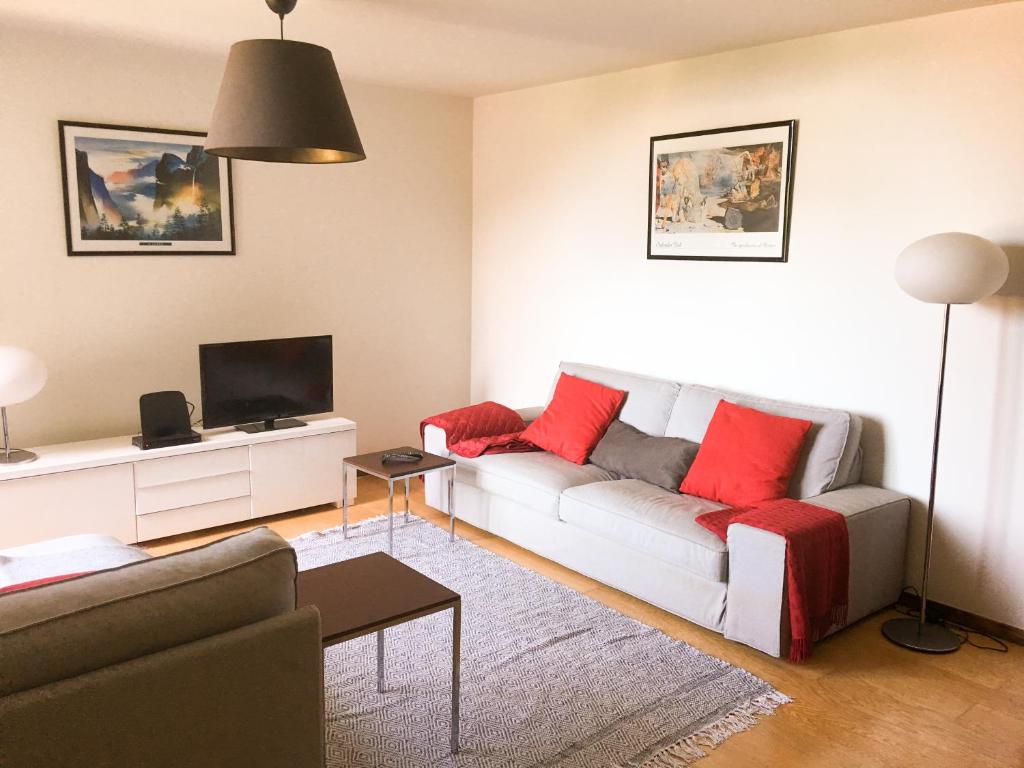 The River's Whisper Apartment — photo 1