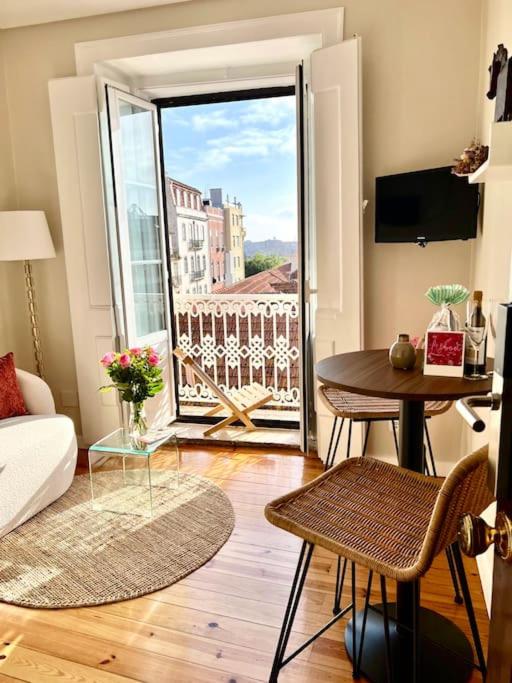 Stylish City Apartment & sunrise from your sofa - Top Stay! photo 2