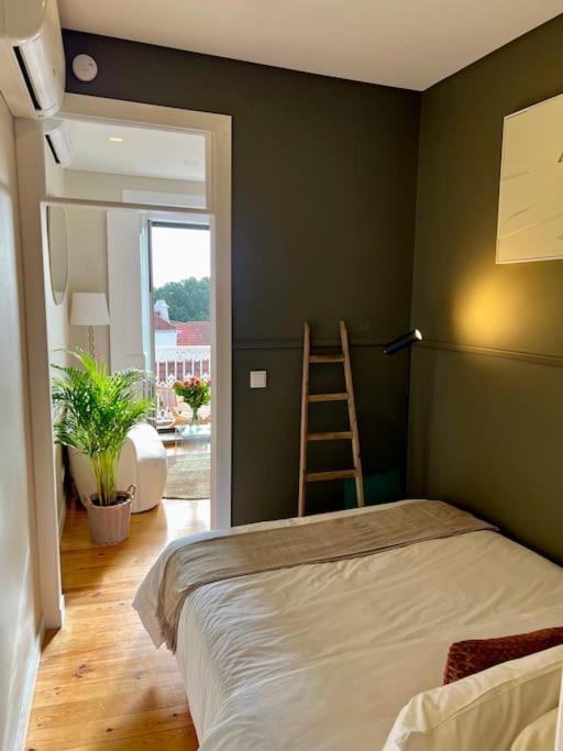 Stylish City Apartment & sunrise from your sofa - Top Stay! photo 3