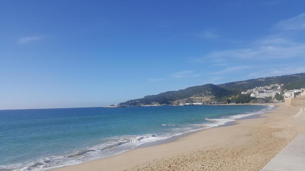 Sesimbra California Beach Apartment — photo 1