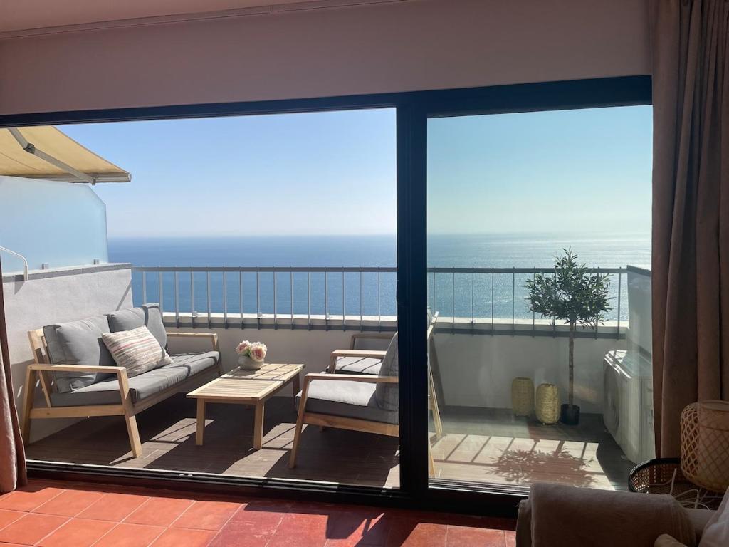 Sea view apartment — photo 1
