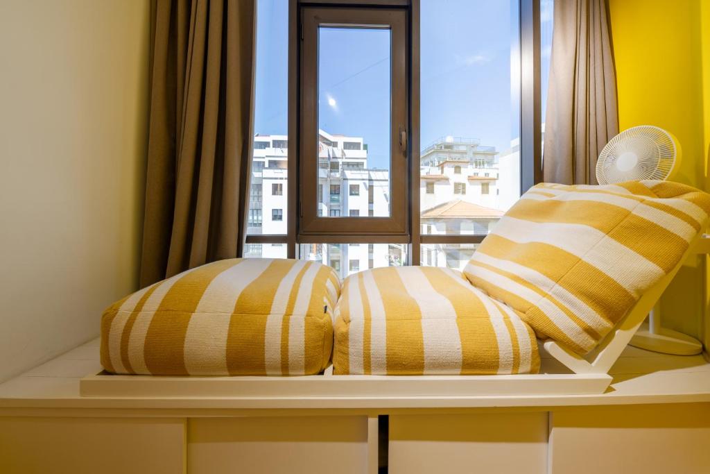 Yellow Sun Studio - Cozy Stay in Central Funchal photo 3
