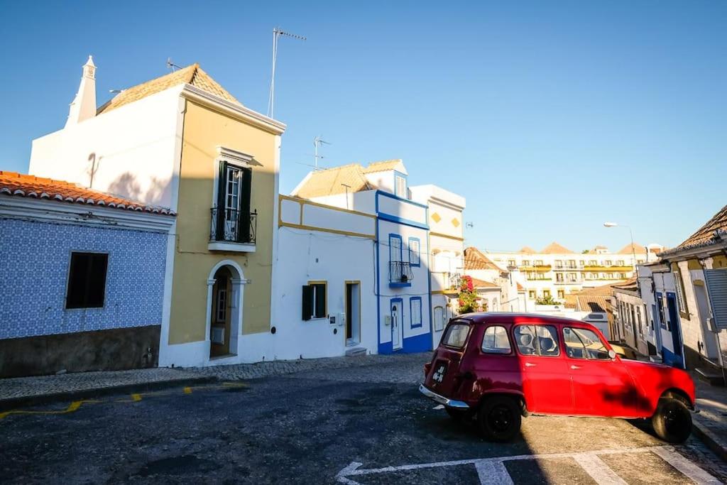 The Yellow House — photo 1