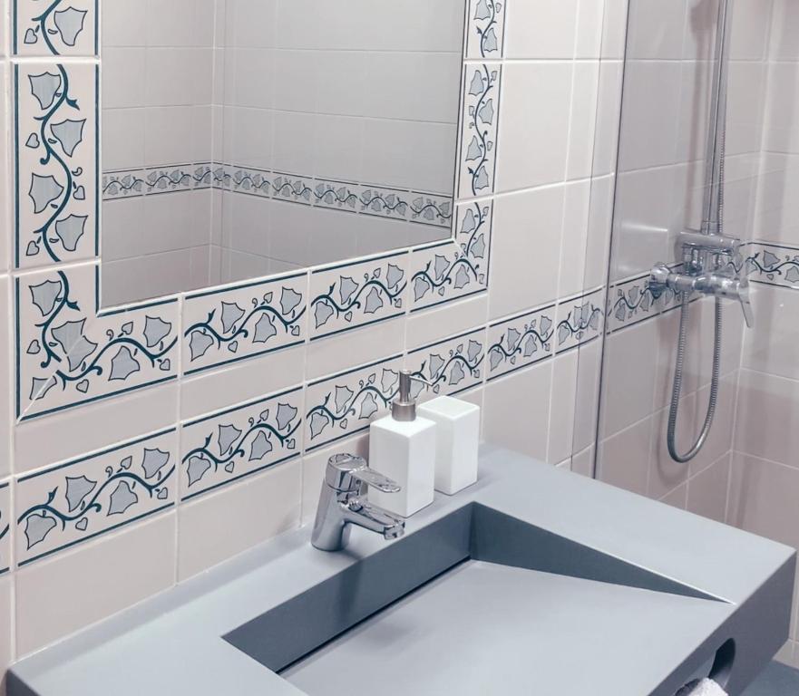 1A The Apartment photo 3