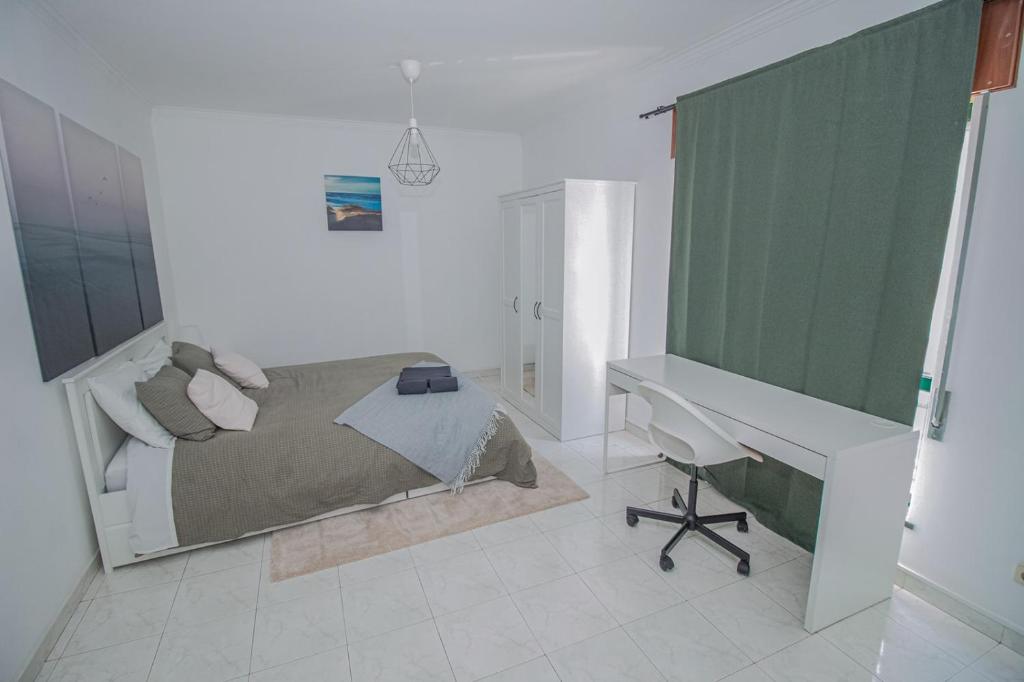 Charming Private Rooms in an Apartment A1 Penha - Faro — photo 1