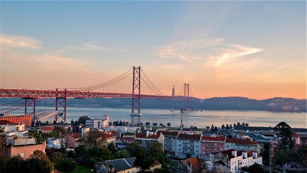 Terrace & River View Retreat — photo 1