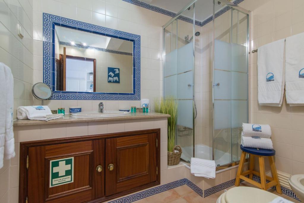 Casa Oceanus - 2BDR w Pool & Relaxing Balcony - 5 mins Downtown photo 3