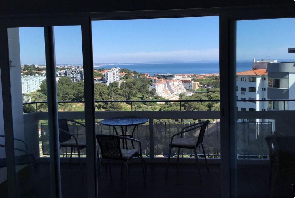 Superb view over Cascais and the Ocean — photo 1