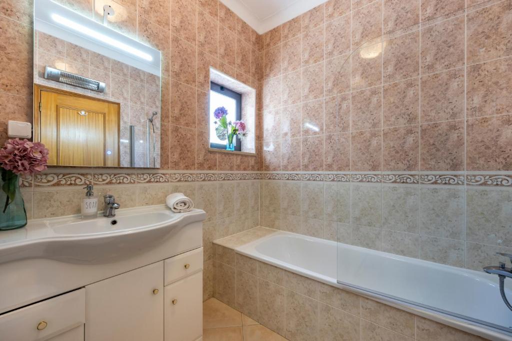 Booking.com: Hotels in Lagos. Book your hotel now! photo 3