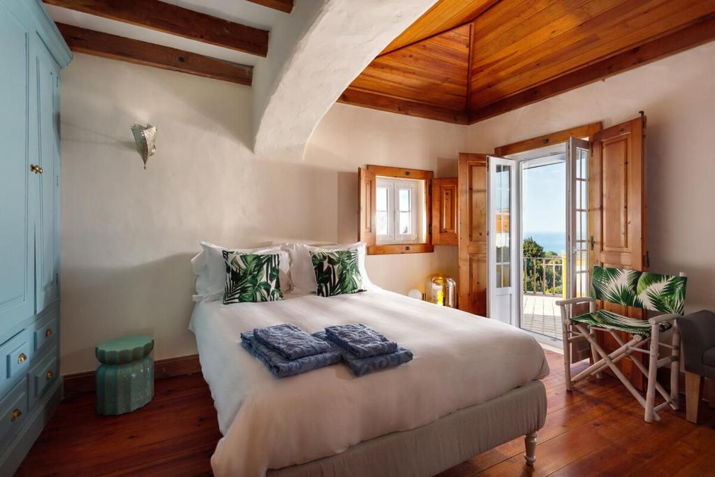 Writer's Cottage - Luxury Home Inspiration photo 2