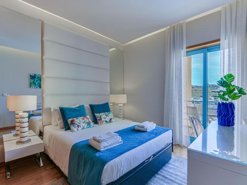 Luxury 1 Bedroom Apartment photo 2