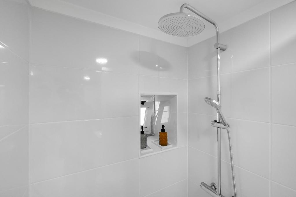 WHome Urban Escape: 1-BR w/mezzanine near Campo Ourique photo 3