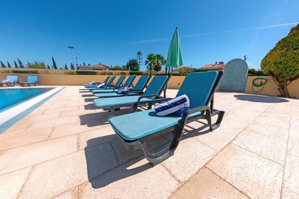 Stunning Villa with Heated Pool photo 3