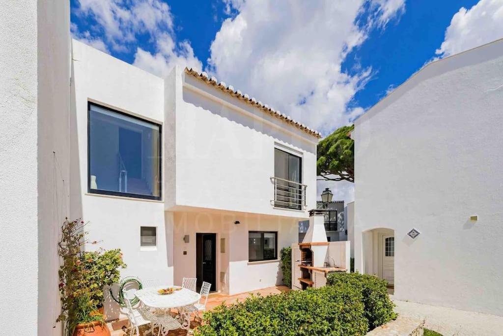 Stunning 3 bed Villa in Vale do Lobo with Resort Membership 3 mins From Beach and Golf — photo 1