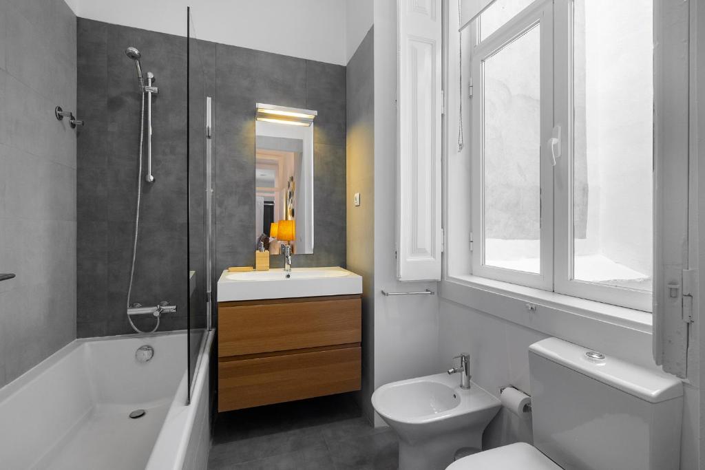 WHome Majestic Lisbon Stay with Breathtaking River Views photo 3