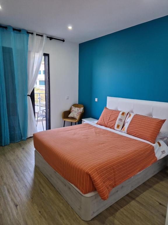 B - BEAUTIFUL 2 Bedroom Modern Townhouse with Private Parking photo 2