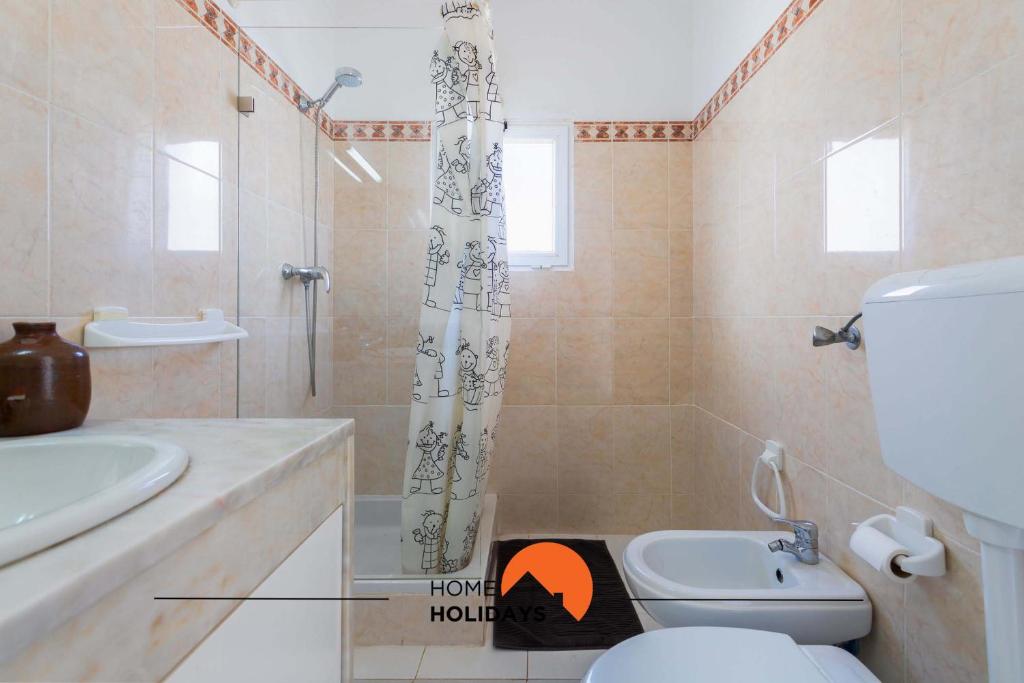 #134 Villa with Pool Family Friendly photo 3