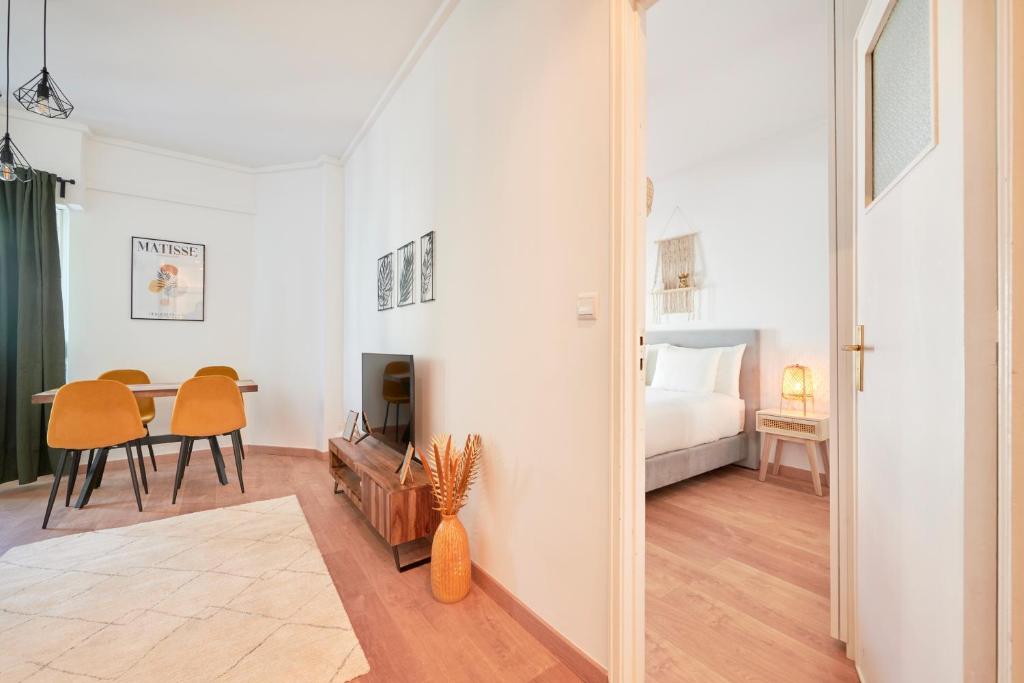 Sunny - Cozy Apartment photo 2