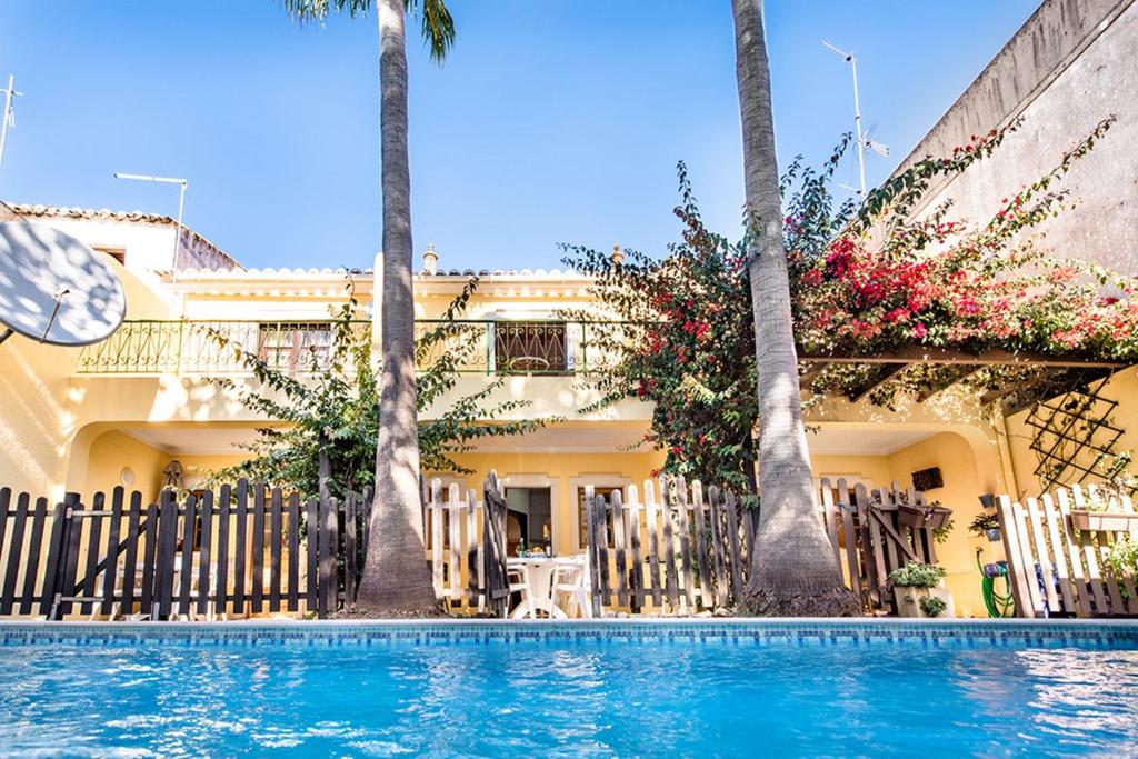 Casa Central — photo 1