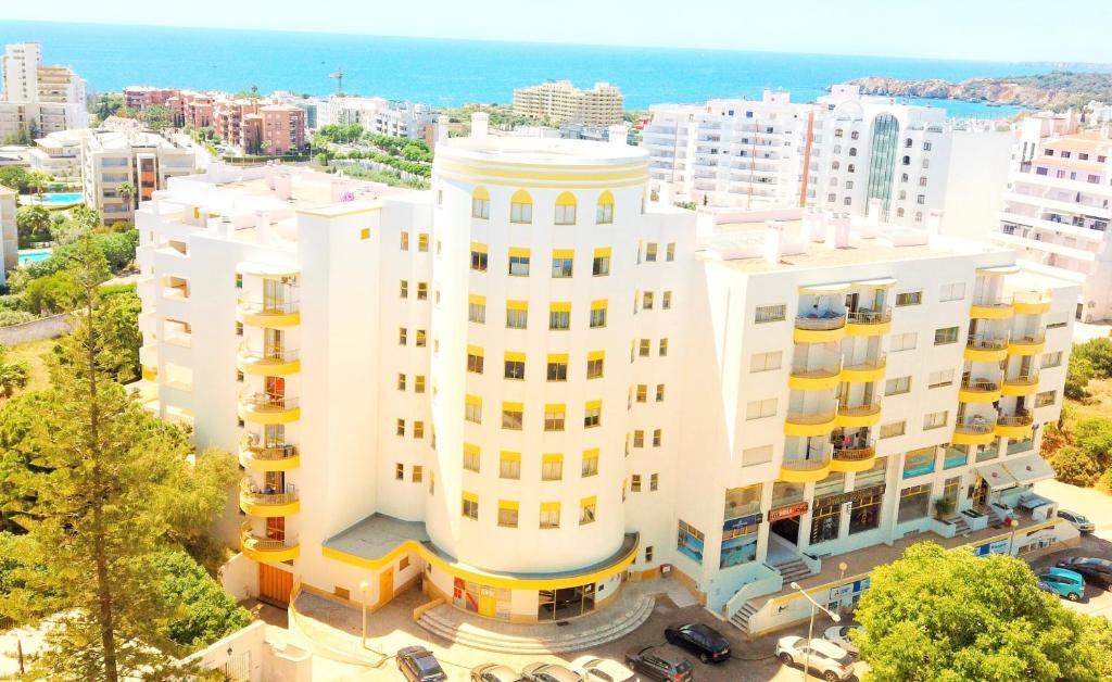Sea view apartment in Praia da Rocha — photo 1