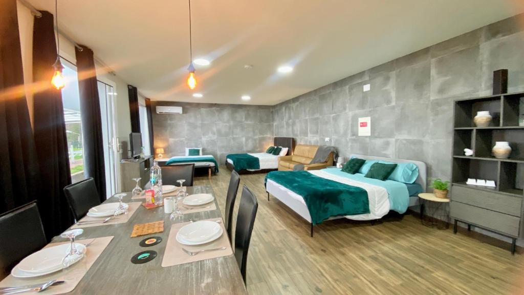 Studio Geek Villa - Open Space - 5m from 5 top attractions - Pool all year round photo 2