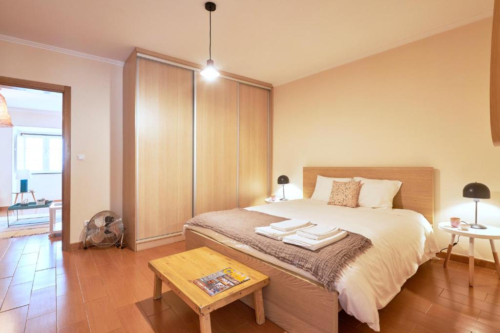 Spacious and Renovated Apartment With Amazing Patio — photo 1