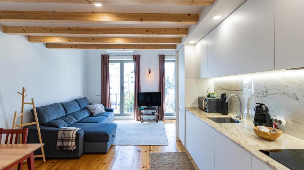 Stylish Duplex with Balcony in Porto by LovelyStay — photo 1