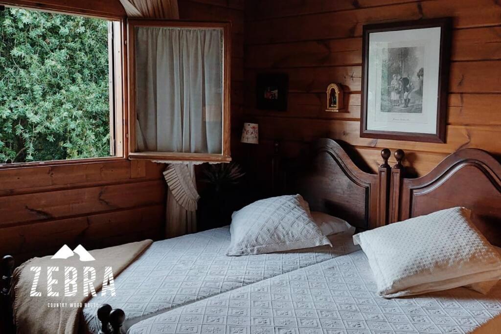 Zebra Country Wood House photo 2