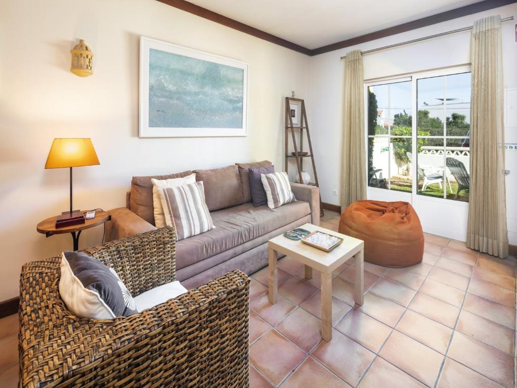 Seaside apartment in Benagil with terrace — photo 1