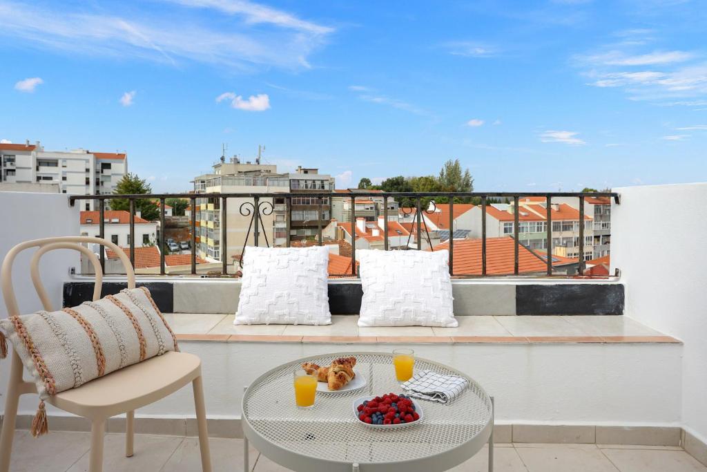 Almada Apt - Balcony with River View by Lisbeyond — photo 1