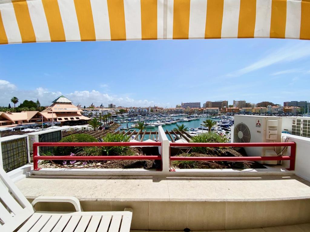 Home Out Luxury Marina Apartment - 2 Bedrooms Sea View — photo 1