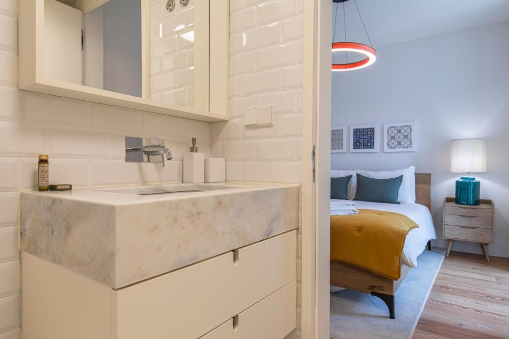 Stunning Apartment in Heart of Lisbon by LovelyStay photo 3