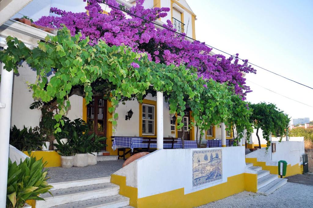 Sleep In Bucelas — photo 1