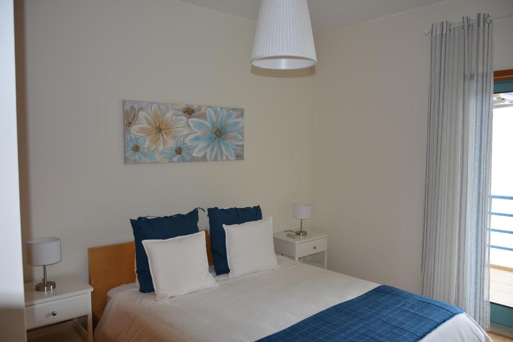 Stunning Apartment with Marina Views photo 2