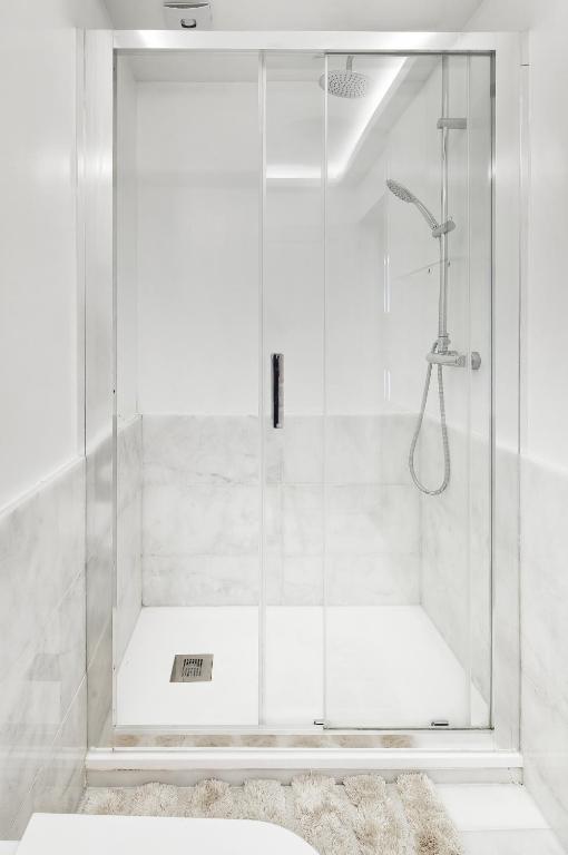 Room With Private Bathroom -Alcantara photo 3