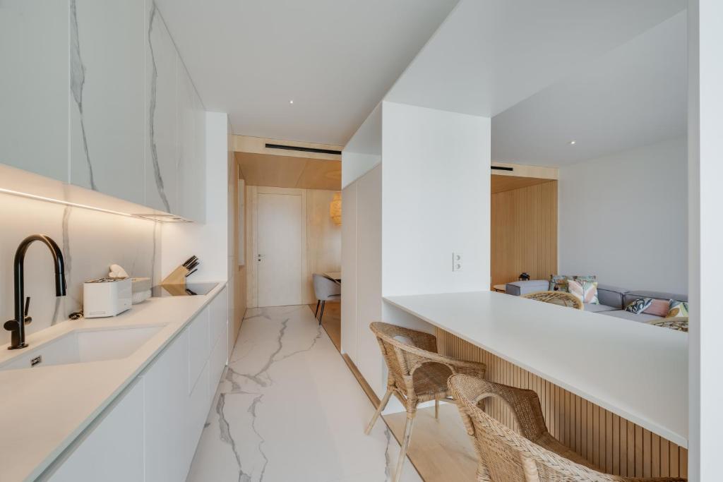 Chic Two-Bedroom En Suite in Central Town - Savoy Residence photo 3