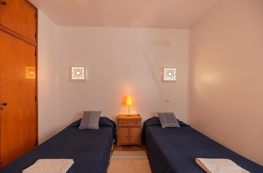 Oura Family House photo 2