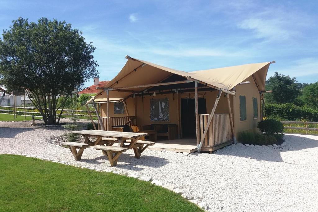 Silver Coast Glamping luxury lodge photo 2