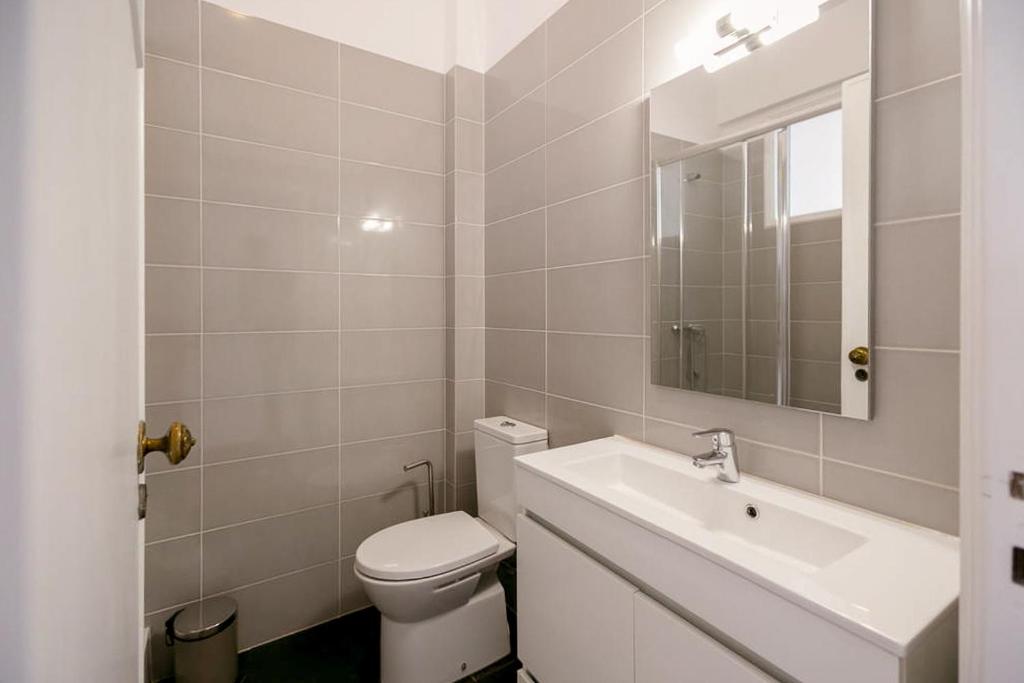 SWEET CASHMERE - Spacious Apartment with balcony near Metro & Airport photo 3
