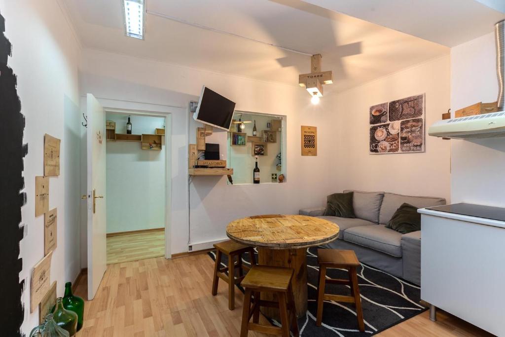 Wine Inn Cascais Guesthouse photo 3